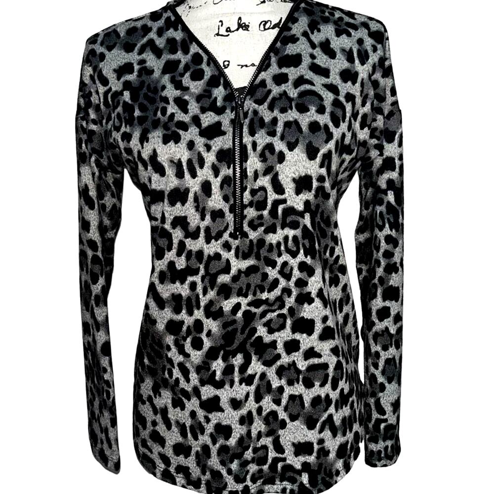 Retrology‎ animal print zip front light sweater small